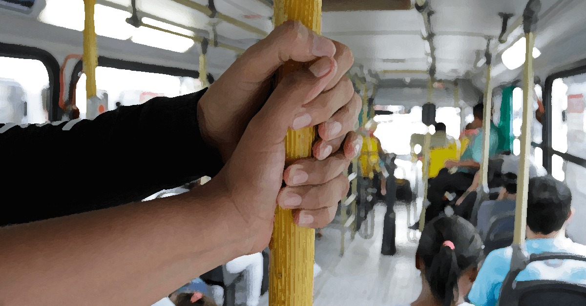 Foto da reportagem Moradora de Taboão denuncia importunação sexual dentro de ônibus após homem esfregar órgão genital nela