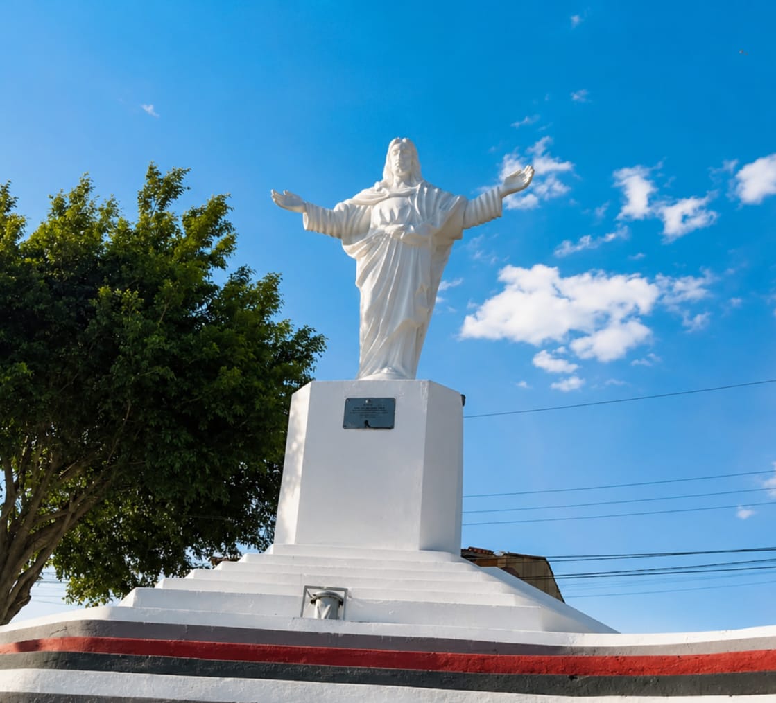 Foto da reportagem Cristo da Vila Pazini é um dos símbolos históricos de Taboão da Serra