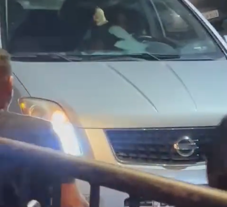 Foto da reportagem Motorista bêbada invade calçada e atropela duas mulheres em Embu das Artes