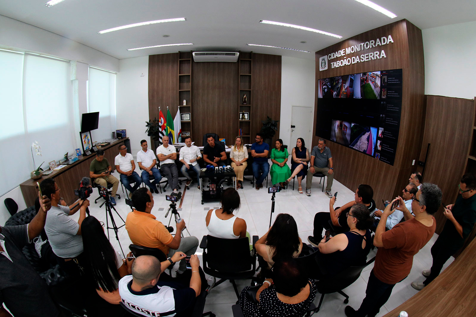 Foto da reportagem Novo Estatuto da GCM prevê ‘Função Delegada’ e aumento de 20 guardas por turno em Taboão da Serra